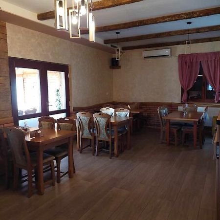 Odžak Restoran Bmb酒店 外观 照片