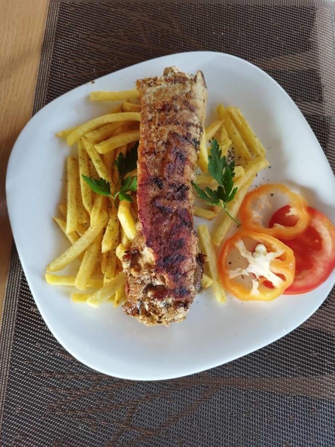 Odžak Restoran Bmb酒店 外观 照片